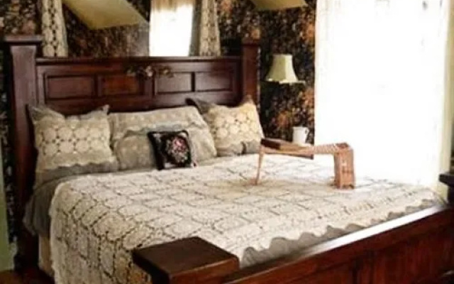 Old Victorian Farmhouse Bed and Breakfast