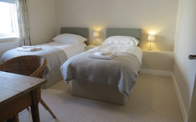 Seaside Retreat Superb Quality Family House