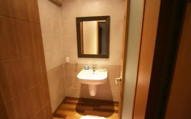 Guesthouse Gangnam — Female Only (гостевой дом для женщин)