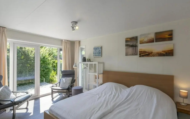 Beautiful Detached Holiday Home in Park