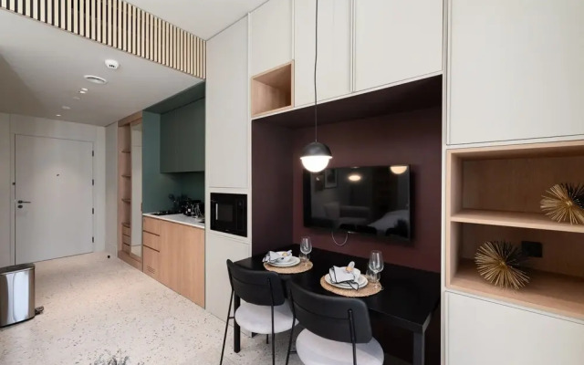 Chic Studio w Burj Khalifa View Balcony