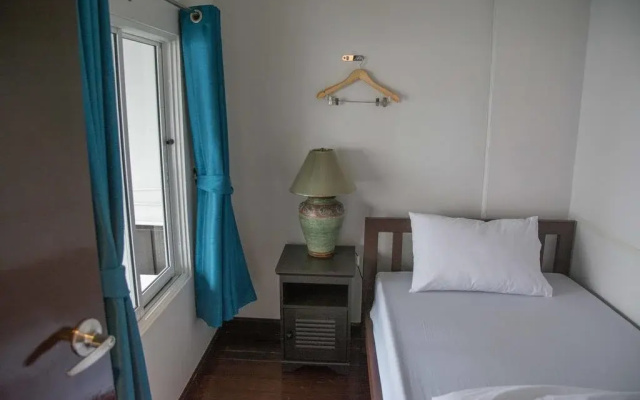 The Traveller Hostel - Adults Only
