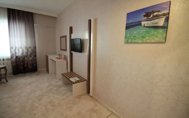 Gold Suite