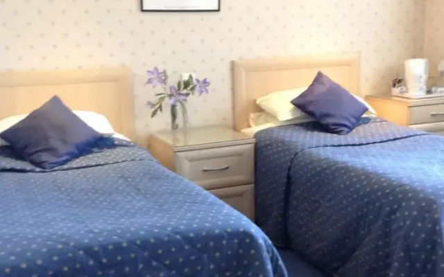 Au Caprice Guest House