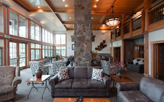 Grand Timber Lodge