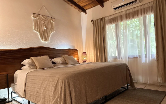 Curiol Boutique Hotel & Lounge