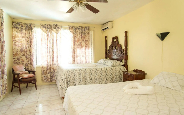Villa Donna Inn