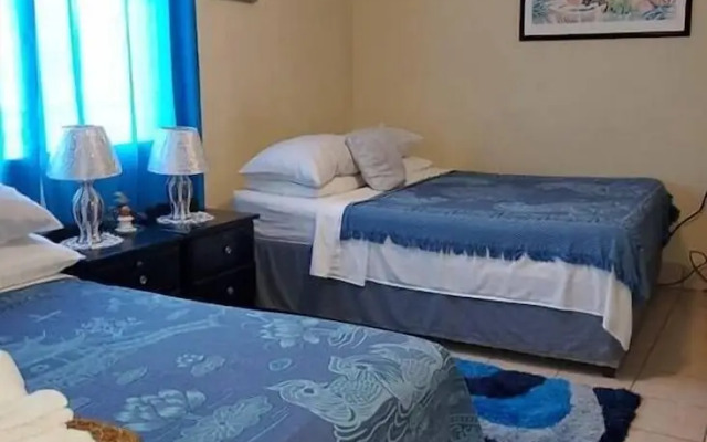 Yoli's Bed & Breakfast