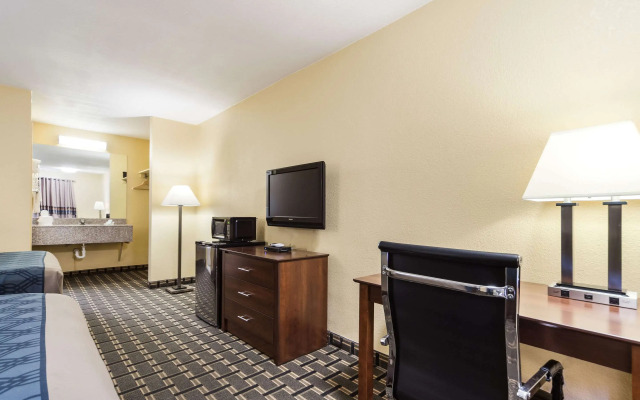 Rodeway Inn Lincoln West - University Area