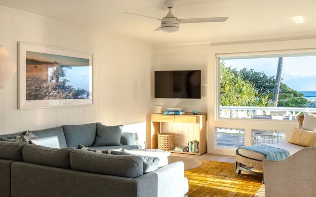 Hale Kalani 2 Bedroom Home by RedAwning
