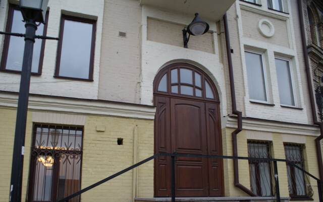 Апартаменты Podol Apartment Киев вид на фасад