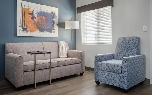 stayAPT Suites Greenville Greer BMW