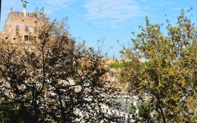 Una finestra su Castel Sant'Angelo