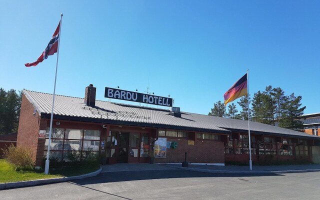 Отель Bardu Hotell вид на фасад