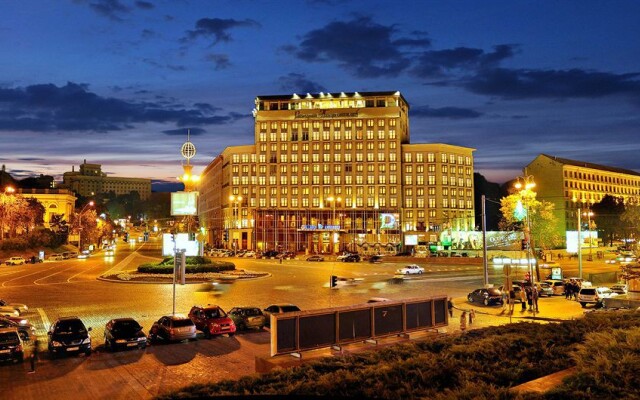 Hotel Dnipro вид на фасад