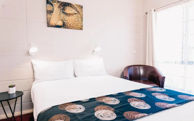 Motel Poinsettia