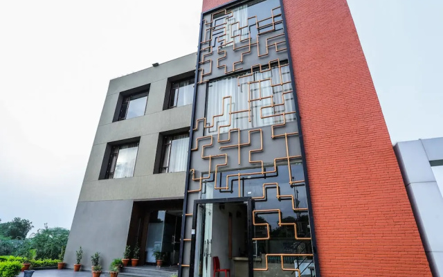 OYO 16543 Hotel Madhuban