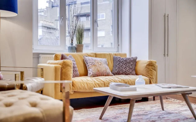 The Lexham Gardens Escape - Central 2BDR with Balcony