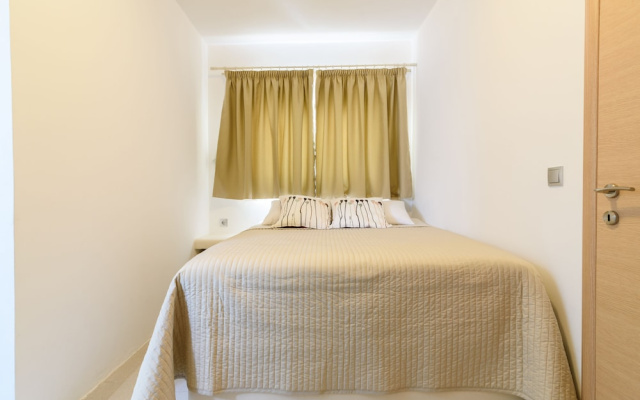 Villa George Santorini