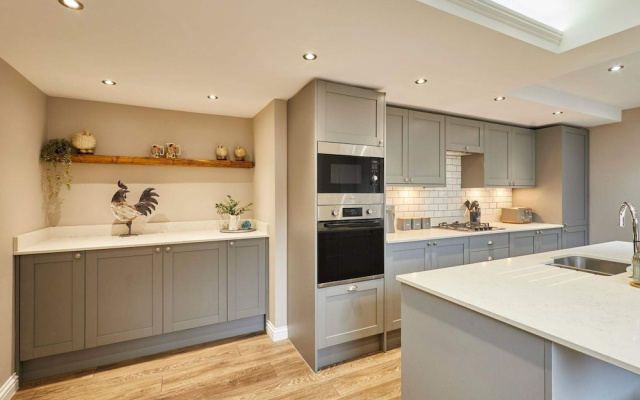 Host Stay Crescent House