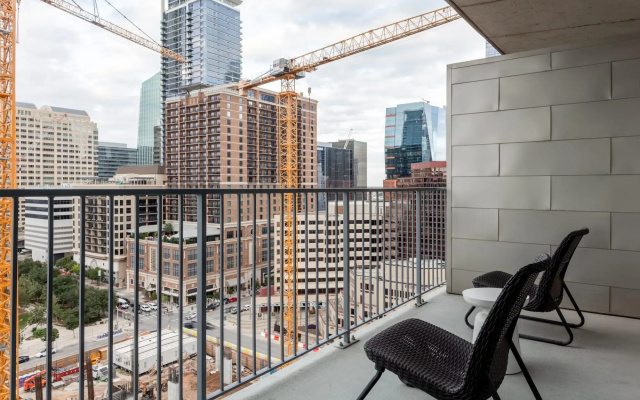Austin Remote Work Friendly 2BD 2BA Apartment