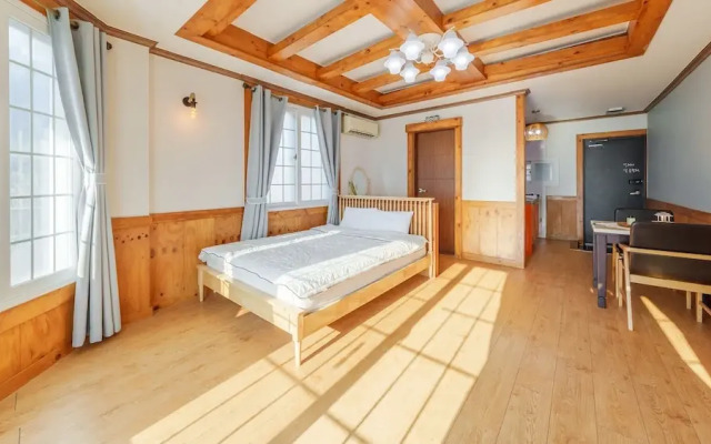 Geoje Come and Stay Pension