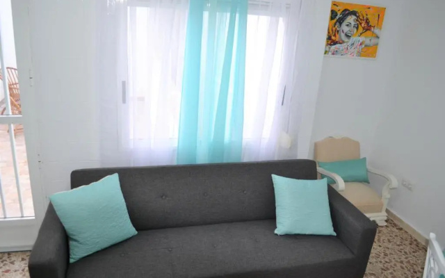 Lovely Studio Apartment with Terrace (CB5EV)