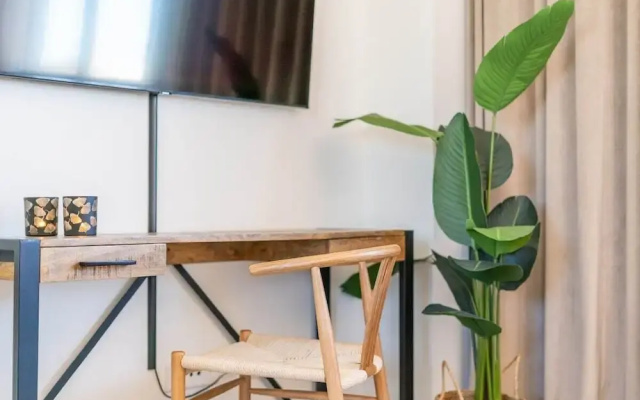 Inf2.6f - Modern and Bright City Apartment