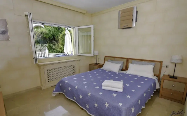 Exquisite Villa 50m To Beach