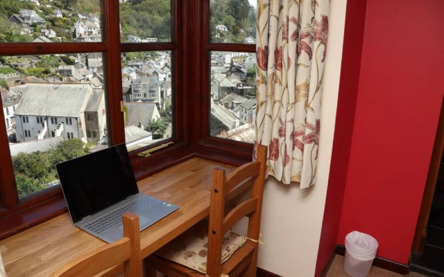 Beautiful 4-bed House, Polperro With Harbour Views