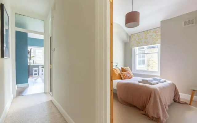 Luxuriously Designed 3 Bedroom Apartment in Clapham