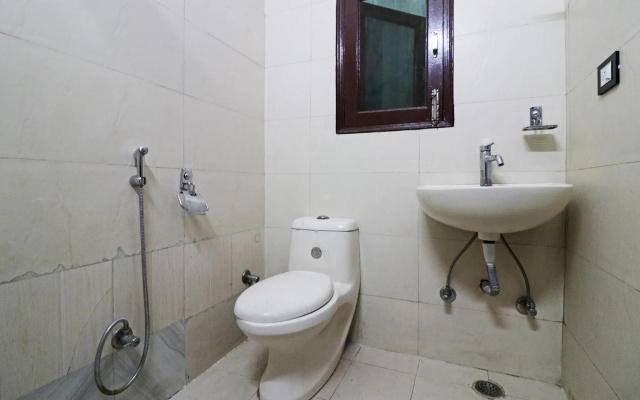OYO 36689 Royal Cottage