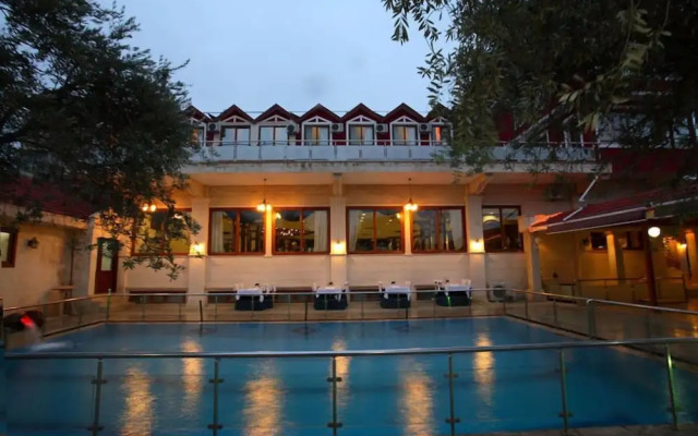 Yaman Hotel