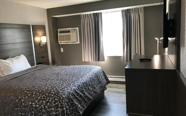 HomeTown Inn