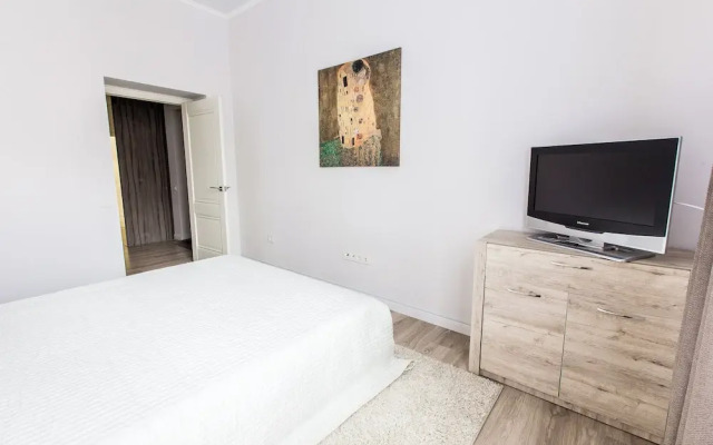 Apartment on Nezavisimosti 43