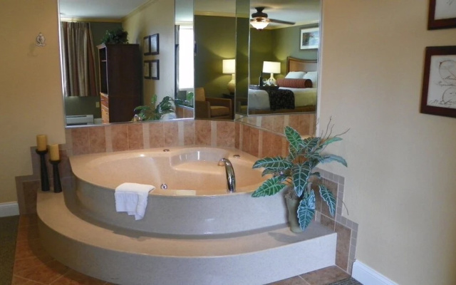 Hit the Slopes Then Relax at Your Pollard Brook Vacation Condo in Lincoln, NH Near Loon Ski Area! - PB Jan 15th-18th, 1peg