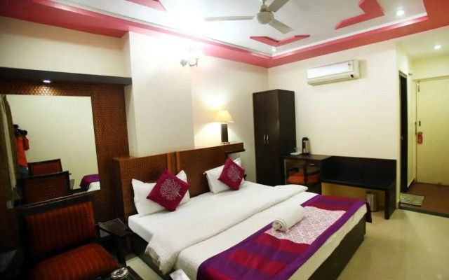 Hotel Monarch