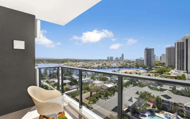 2-bed Beach Apartment With Pool, Parking & Balcony