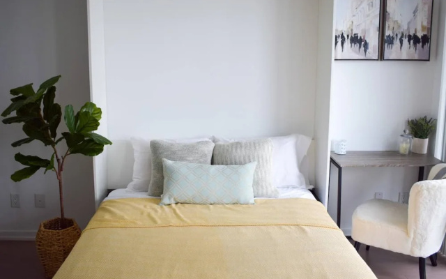 Modern Downtown Studio With City Views Balcony