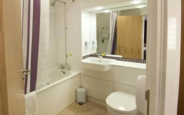 Premier Inn Woking West - A324