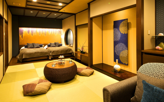 Kanazawa Yuwaku Onsen Hyakurakuso (kanazawa)