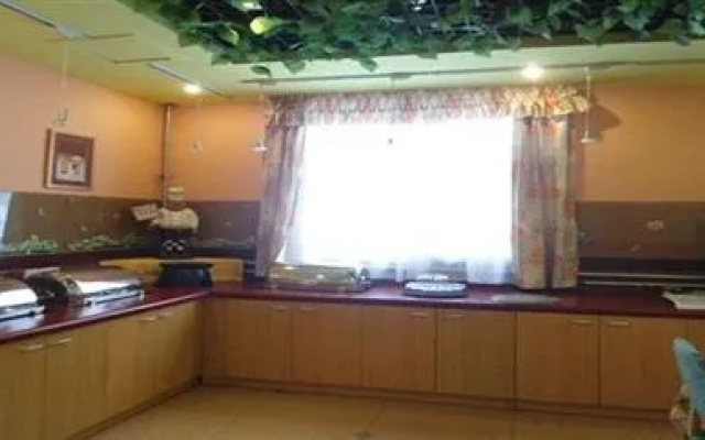 Jiapeng Hotel (Anyang Railway Station Beidajie)