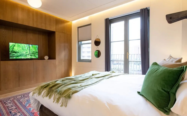 Five Bedroom Near Camden Arts Centre by Bevilla