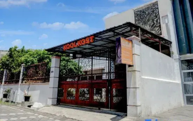 OYO 94899 Homestay Syariah Near UPN