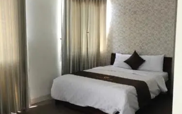 DanaStar Hotel