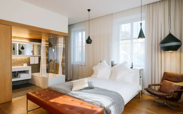B2 Boutique Hotel + Spa