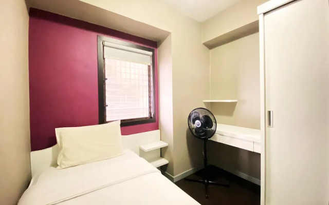 Homey 2Br At Gateway Ahmad Yani Cicadas Apartment