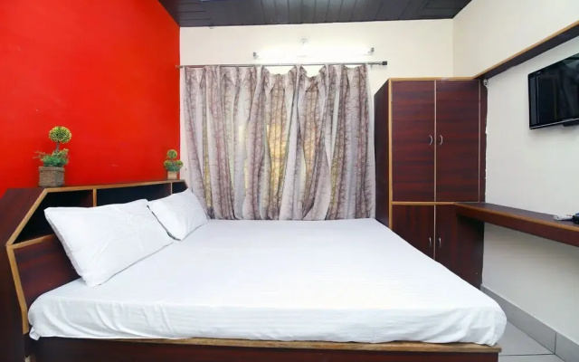 Mr Shawarma Family Restaurant & Hotel by OYO Rooms
