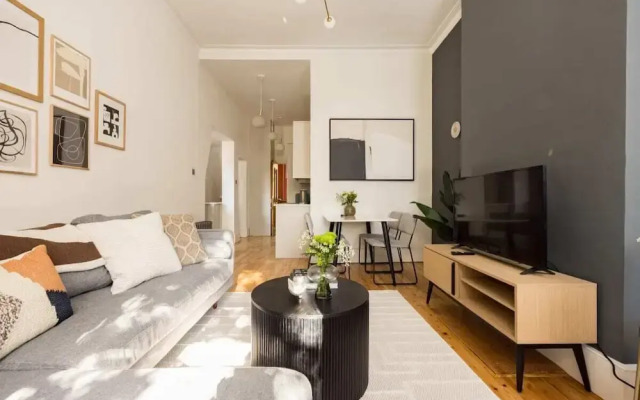 The Abinger Place - Inviting 2bdr House With Study Room & Garden