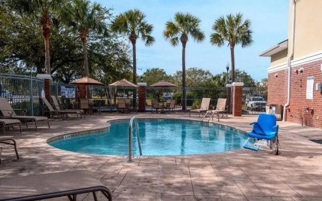 Quality Inn & Suites Patriots Point